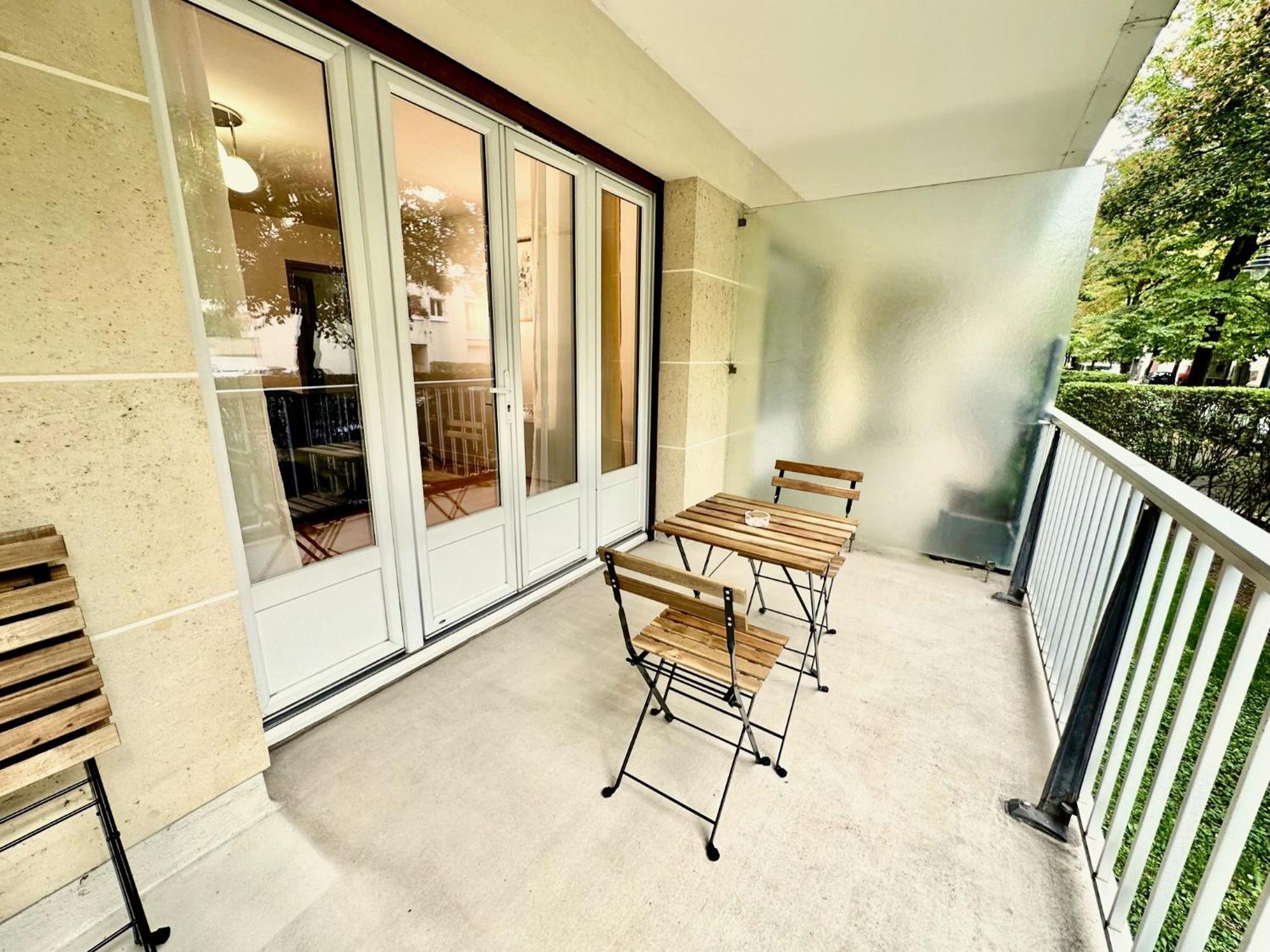 Le Bleu Soleil - A 2 Min Du Metro - 7 Min De Paris Apartman Maisons-Alfort Kültér fotó