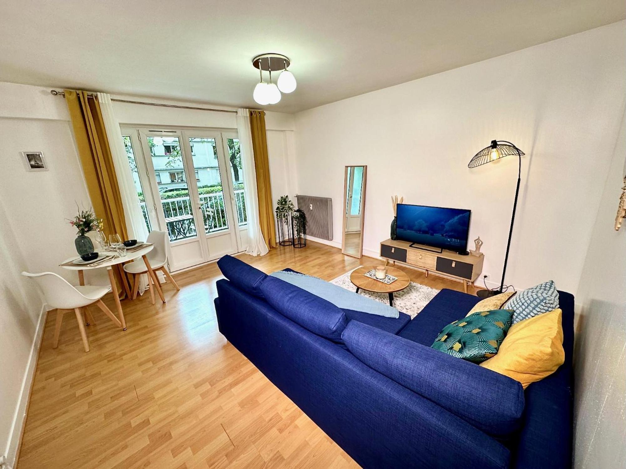 Le Bleu Soleil - A 2 Min Du Metro - 7 Min De Paris Apartman Maisons-Alfort Kültér fotó