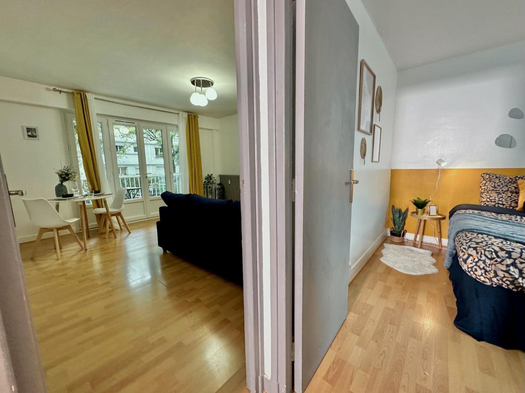 Le Bleu Soleil - A 2 Min Du Metro - 7 Min De Paris Apartman Maisons-Alfort Kültér fotó